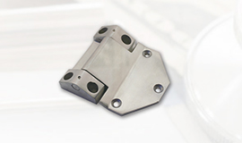 Can the buckle really hold on to itself?