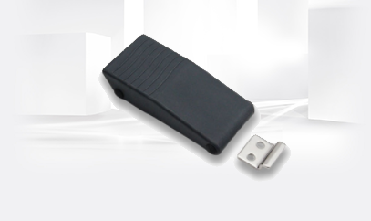What are the characteristics of plastic buckles